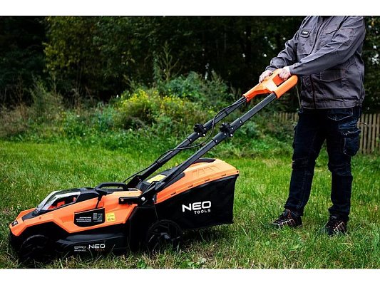 Sekačka AKU NEO TOOLS 04-610 bez akumulátoru